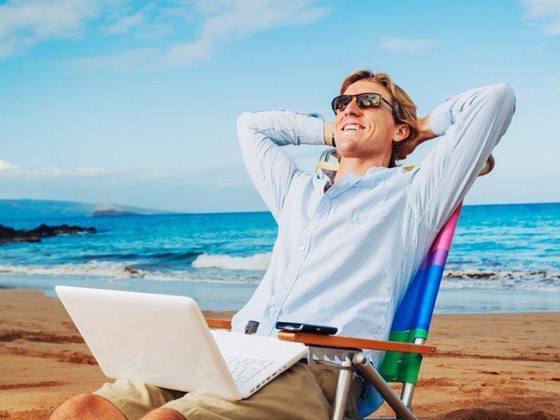 Как отдыхаем 9 мая 2022, сколько выходных дней. 7 и 10 мая - выходной или рабочий день. Когда выходить на работу в мае после праздников