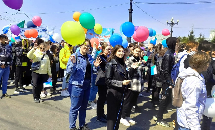 Как отдыхаем в мае 2022: майские выходные с 1 по 10 в России, сколько отдыхаем, когда снова на отдых? Официальные выходные и праздничные дни 9 Мая