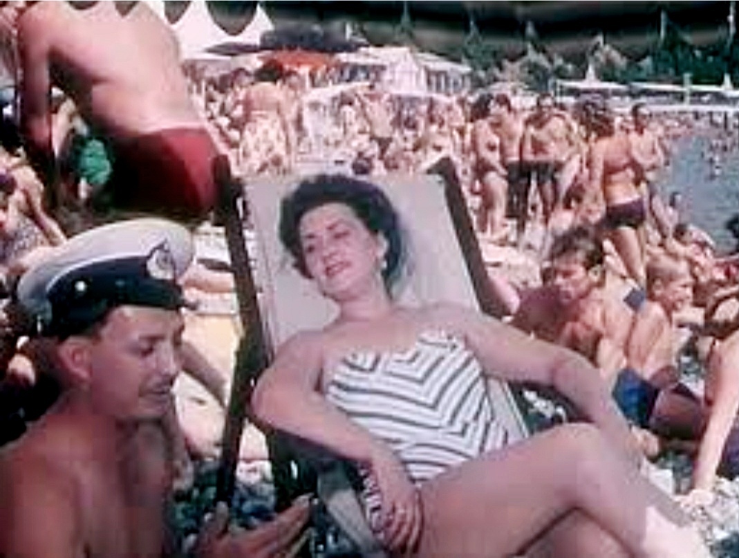 Кадры из какого советского фильма на фото? (2)