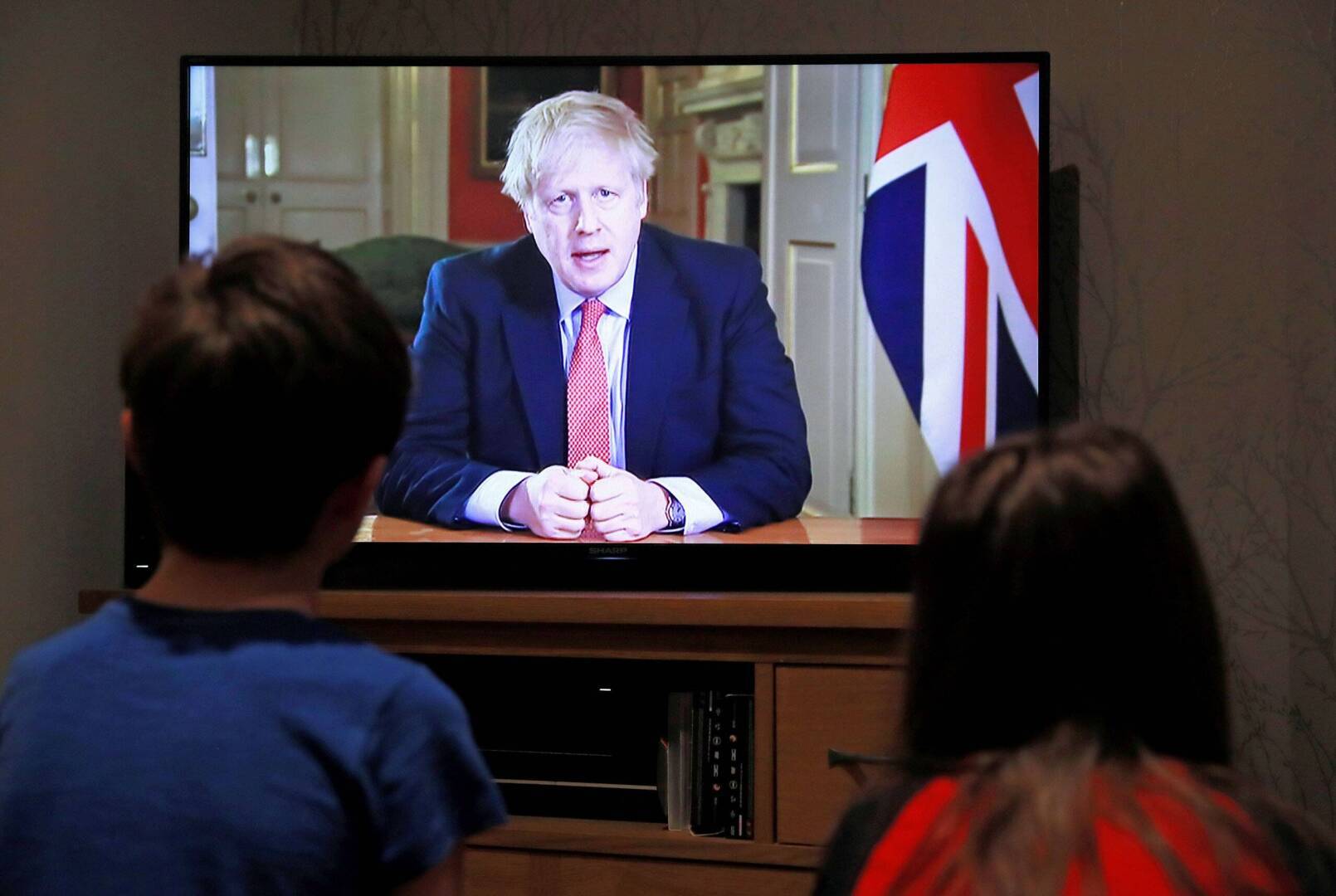 Последствия антирусских санкций для Англии: пенсионеры катаются в автобусах, чтобы согреться