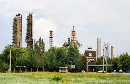 Националисты хотят повторить сценарий "Азовстали", сгоняя мирных жителей в подвалы химзавода? 