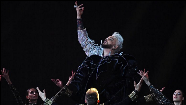 Киркоров извинился за номер с крестом на концерте в Кремлевском дворце