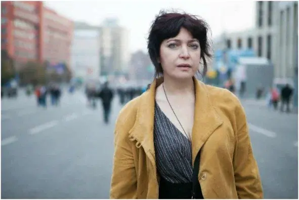 Председатель Русской общины, дочь генерала, Елена Рохлина обратилась к депутатам