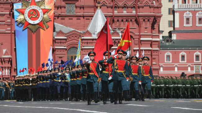 Кто: где, и как будет смотреть парад 9-го мая 2022 года?