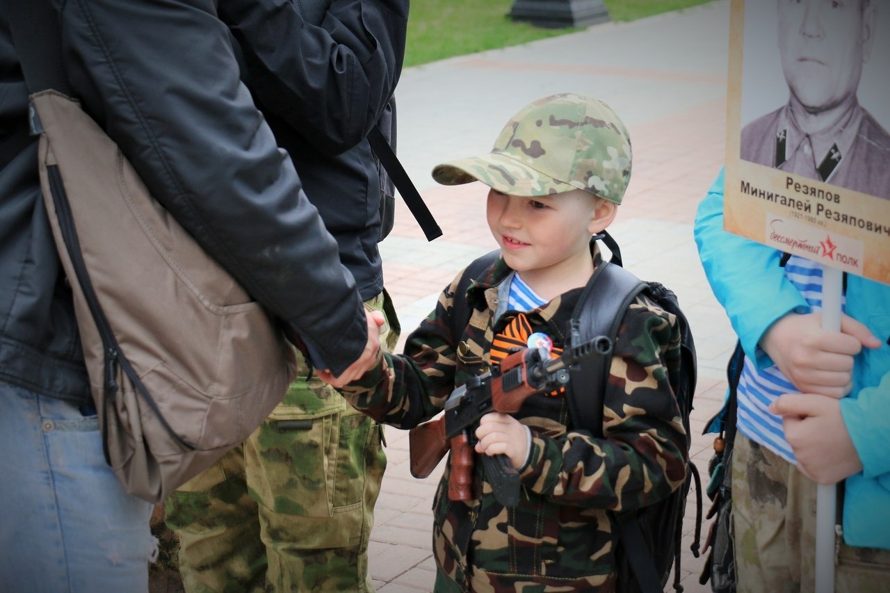 "Погибнет крахом ваше торжество!" - Скажу всем русофобам сумасбродным, А я - потомок деда своего, Продолжу с честью подвиг благородный! © Лика Кугейко