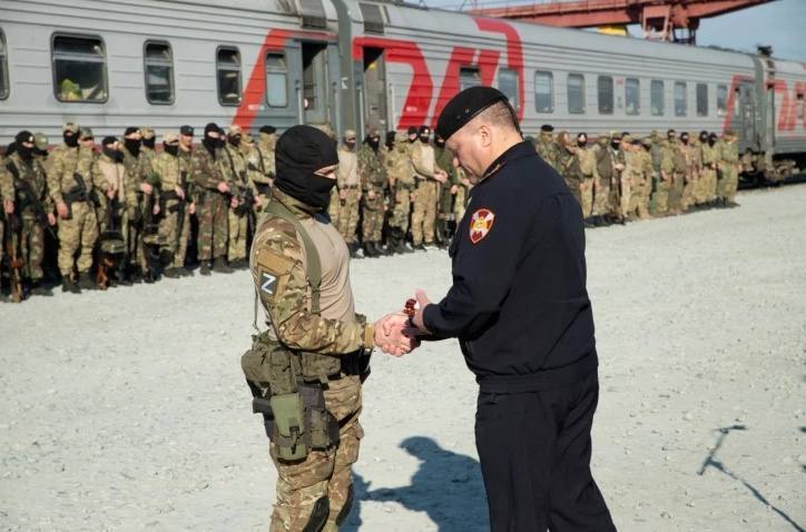 🇷🇺 🤝 Тюменское спецподразделение, принимающее участие в спецоперации на Украине, вернулось в полном составе домой .