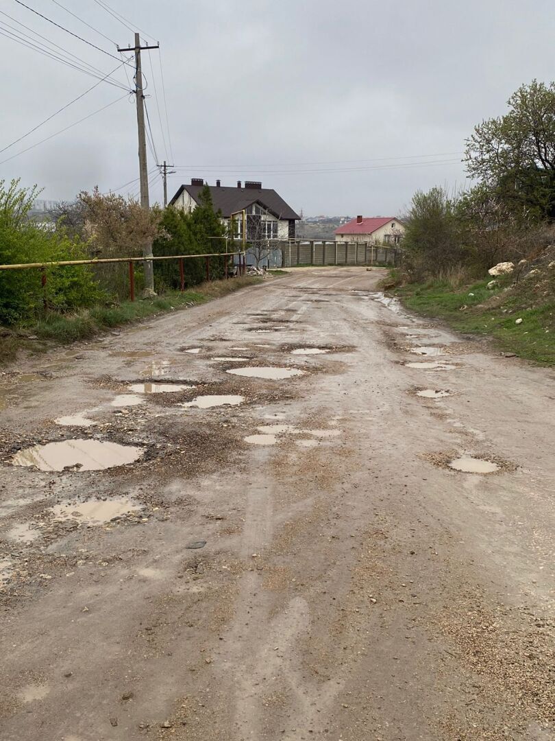 В Севастополе с 1993 года не ремонтируется трасса, соединяющая 2 крупнейших района