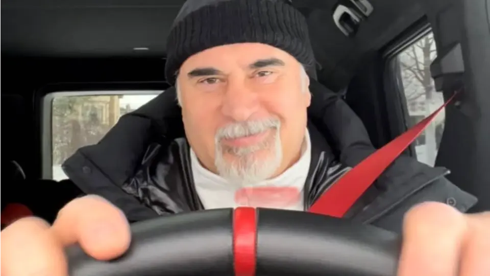 Валерий Меладзе опроверг сообщение об отъезде во Францию и сжигание сертификата «народный артист»