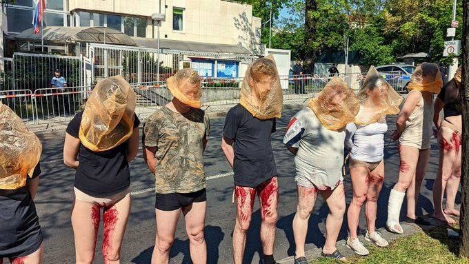 США выделяют Украине 40 миллиардов долларов в ущерб своим нуждающимся гражданам. Глупости и цинизму Байдена нет предела. Хотя, может оно и к лучшему!