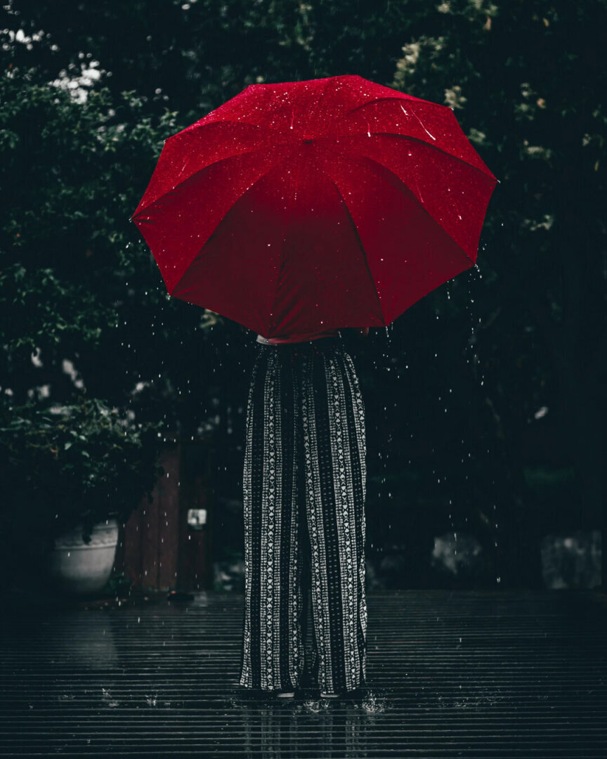 ❌ Некоторые люди приходят в вашу жизнь не для того, чтобы любить вас. А для того, чтобы использовать. Они не хотят что-то давать вам