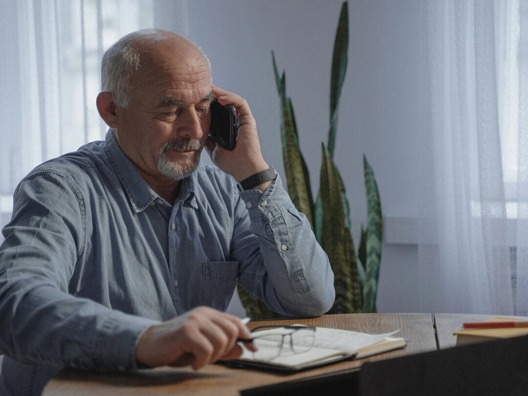 ❌ Мужчина не находит времени написать или позвонить в течение всего рабочего дня