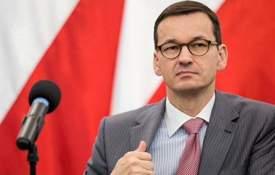 С шилом в ж…