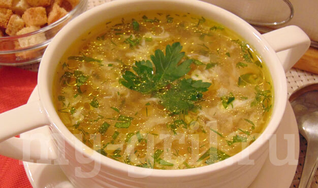 Чешский говяжий суп со взбитыми яйцами