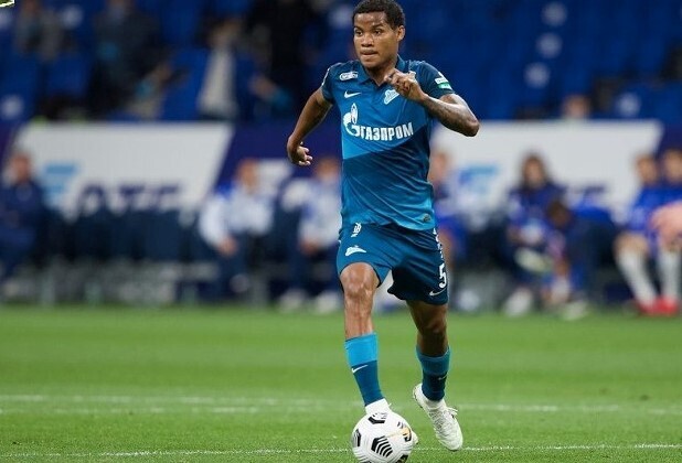 Зарплаты игроков "Зенита". Сколько получают Дзюба, Малком, Барриос и другие