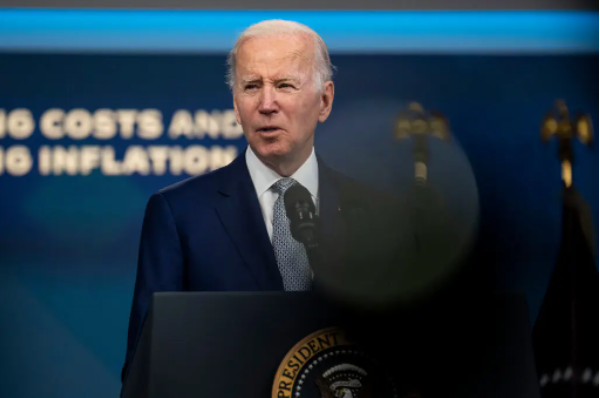 'Потратьте эти деньги': Байден призывает штаты выделить средства на стимул для полиции