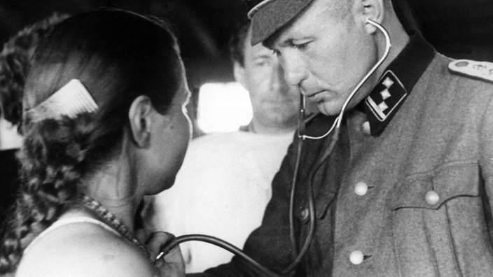 Светлые волосы, голубые глаза, здоровое тело — идеальным образом Гитлера представляла себе человека так называемая «арийская раса»