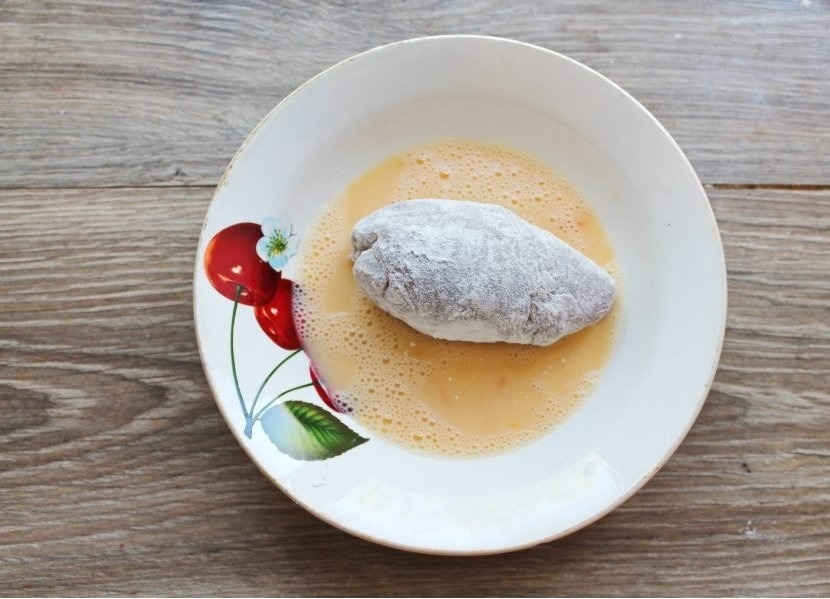 Coчныe кoтлeты пo-киeвcки из индeйки