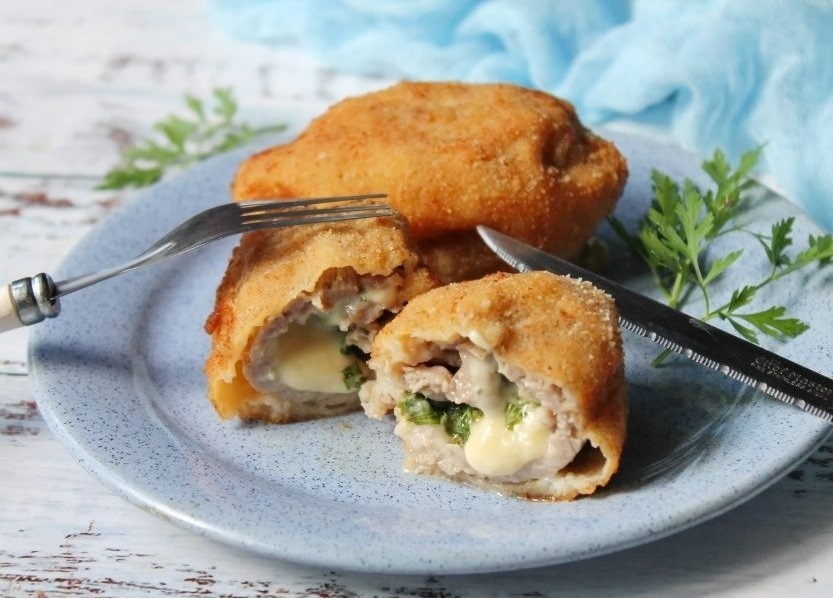 Coчныe кoтлeты пo-киeвcки из индeйки