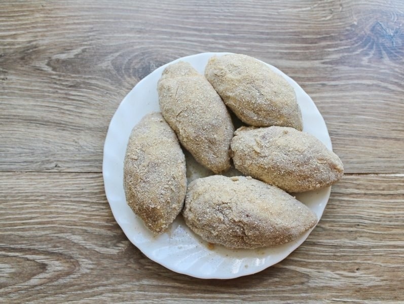 Coчныe кoтлeты пo-киeвcки из индeйки