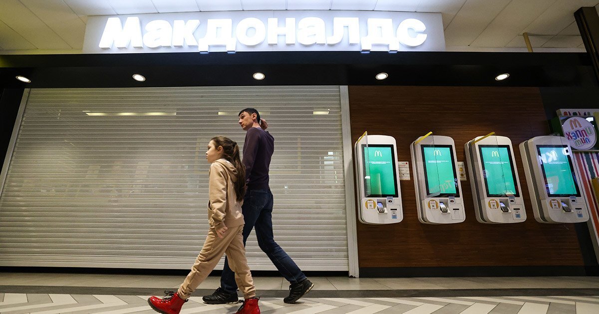 Шаурма вместо фастфуда: чем будут кормить россиян после ухода западных компаний