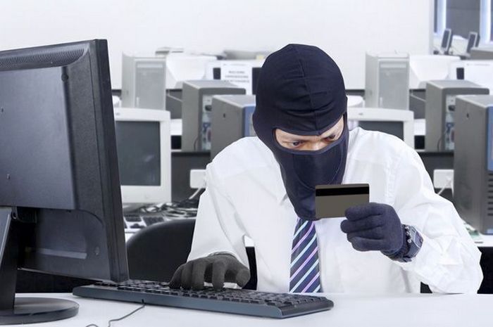 Мошенники: граждане, будьте осторожны, у аферистов новые формы обмана через МФО