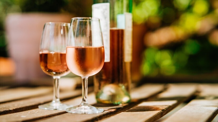 В Роскачестве не ожидают остановки импорта вина в Россию из стран ЕС в ближайшее время.