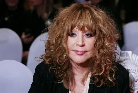 Пугачева жестом ответила на предположение о разводе с Галкиным<span style=