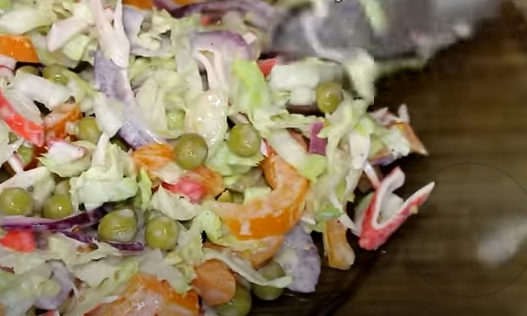 Невероятно нежный и вкусный салат, который легко и быстро приготовить! Рекомендую