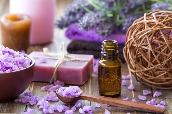 Ароматерапия. Лучшие домашние процедуры для поддержания тела и разума.