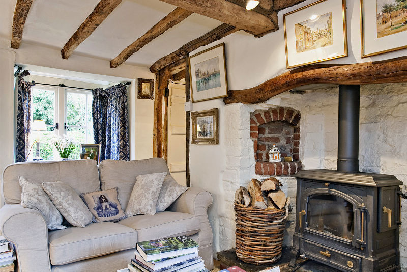 Квартира с заниженной стоимостью по договору: чем грозит оформление сделки