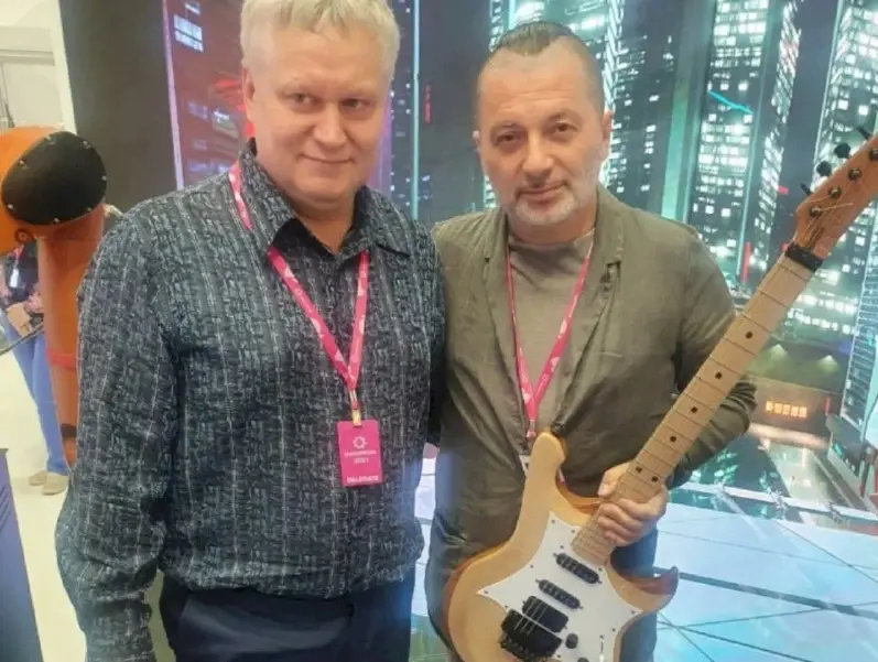 В России будет возрождён не только автомобильный "Москвич", но и музыкальный "Урал"!