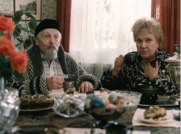 Молодая женщина, жертва изнасилования, нанимает бандита, чтобы отомстить насильникам, но влюбляется в одного из насильников... 1990г Фильм?