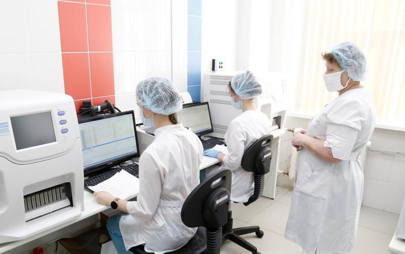 Россияне начали экономить на платной медицине. Битва мнений: стоит ли пользоваться? Граждане начали экономить на платных терапевтах