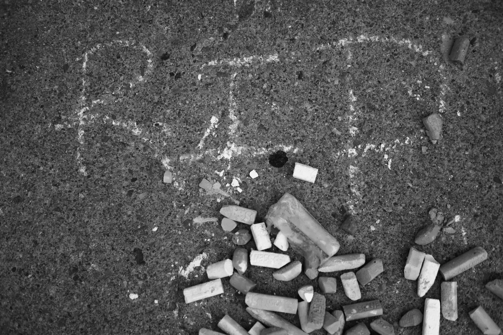 Боевик в ____ убивает __