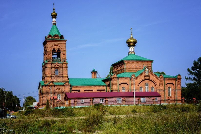 Вера без дела мертва есть!-Так написано за Храме, где сегодня вели службу Митрополит Тихон и Епископ Иннокентий Владимирской Метрополии. Было мощно!