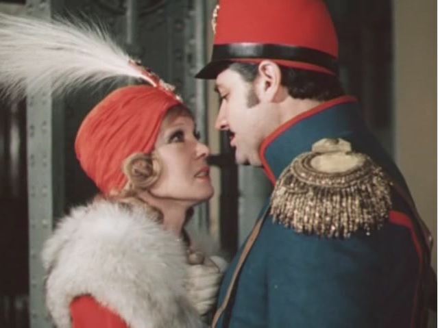 Пансион для благородных девиц, в котором преподает пение священник Селестен, который мечтает стать известным композитором... Фильм 1967г ?