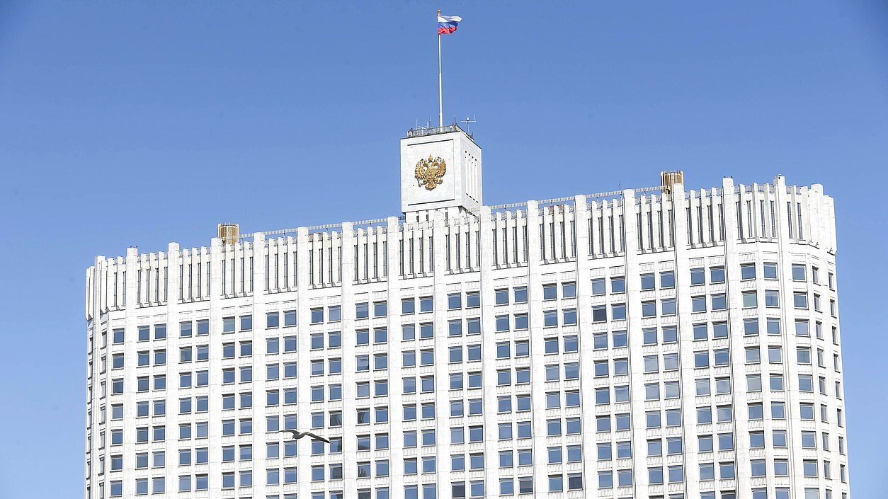 Пенсии в России проиндексируют на 10 процентов