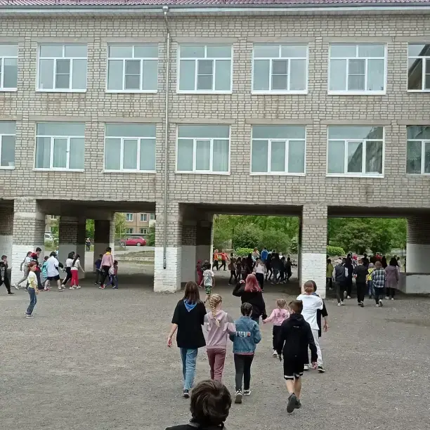 В пришкольном лагере "Солнышко" прошла учебная эвакуация. Ребята на практике закрепили свои знания и умения, которые необходимы для безопасности.