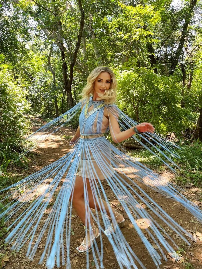 Оля Бузова поделилась новым образом) Как вам? Напишите в комментарии? 👇