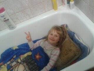 Вот так укладываются спать дети в Горловке😢