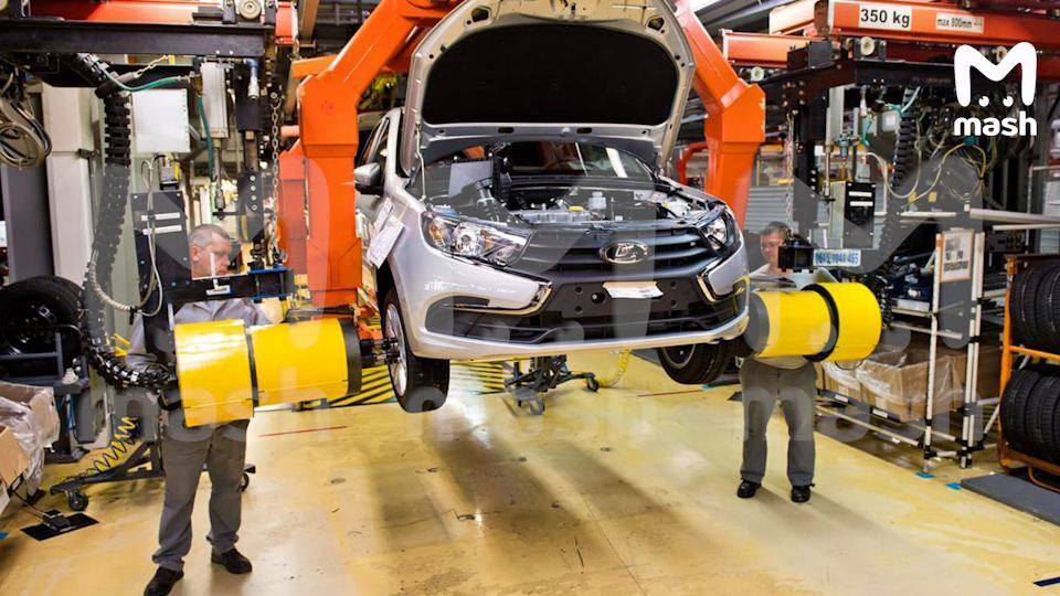 На заводе АвтоВАЗа, который не работал с конца апреля, выпустили первые Лады-голодранцы