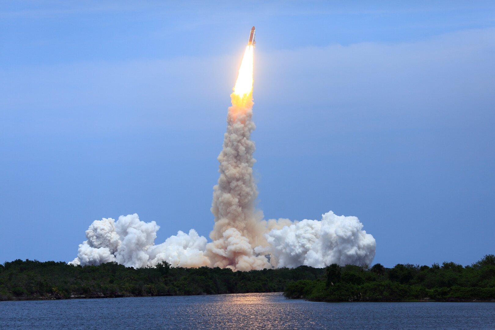 Путин уйдет в отставку,на пенсию,просто так уйдет, по законам природы. Кого бы вы хотели видеть в качестве главы Российской Федерации?