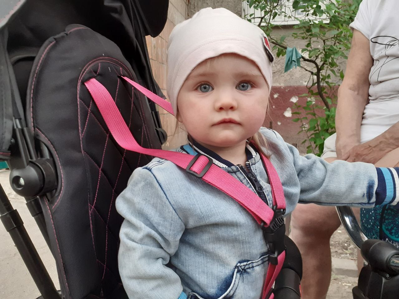 Дети и взрослые. Жители Мариуполя.❤️