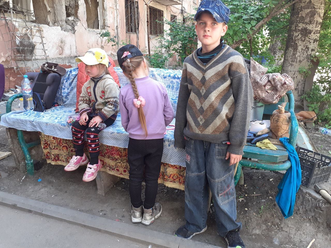 Дети и взрослые. Жители Мариуполя.❤️