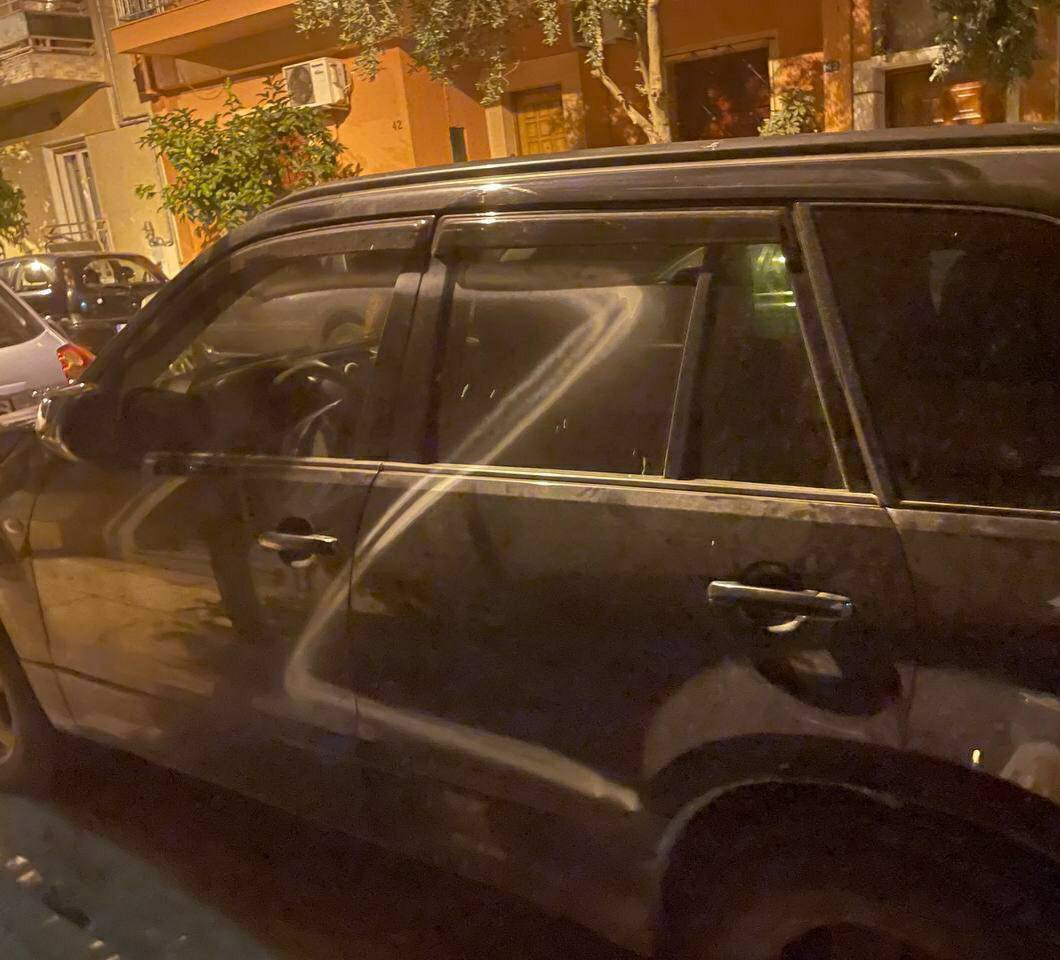 Добродушные жители Афин встречают украинских беженцев "как королей"