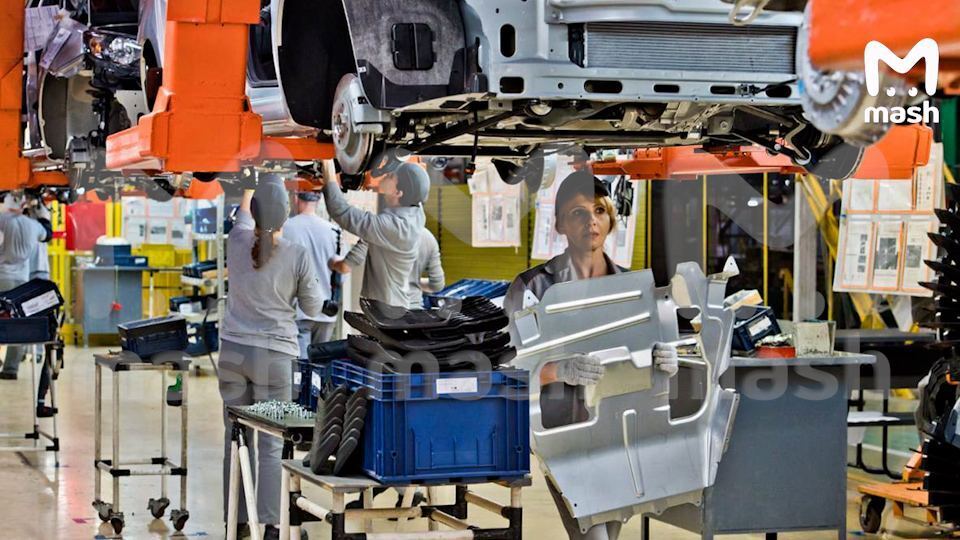 На заводе АвтоВАЗа, который не работал с конца апреля, выпустили первые Лады-голодранцы