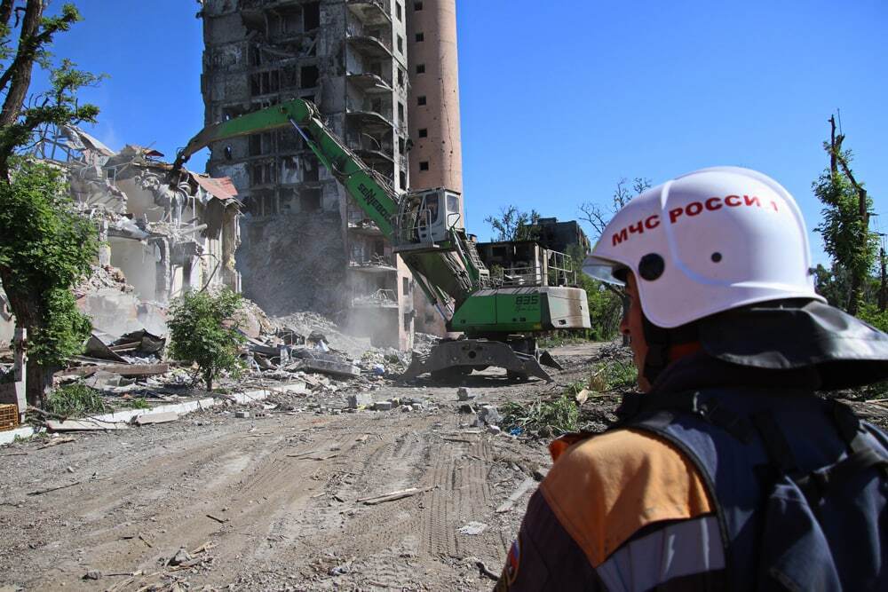 В Мариуполе продолжаются аварийно-восстановительные работы