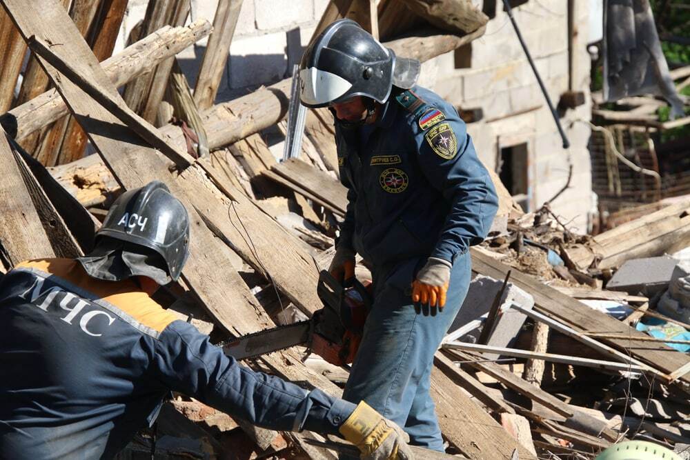 В Мариуполе продолжаются аварийно-восстановительные работы