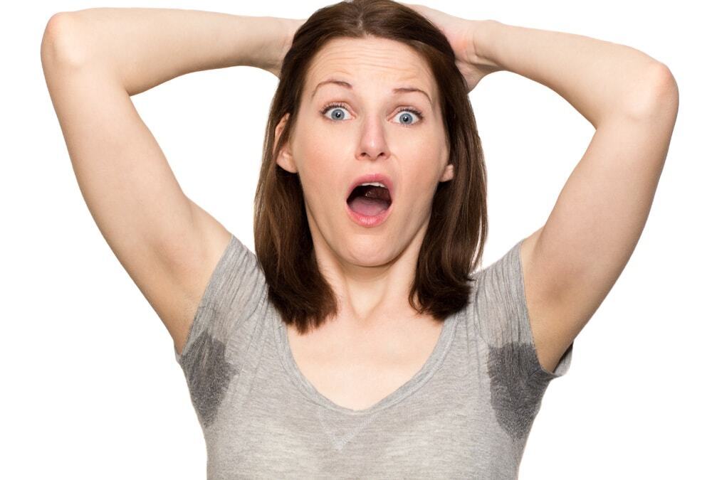 Что делать, если потеют подмышки?