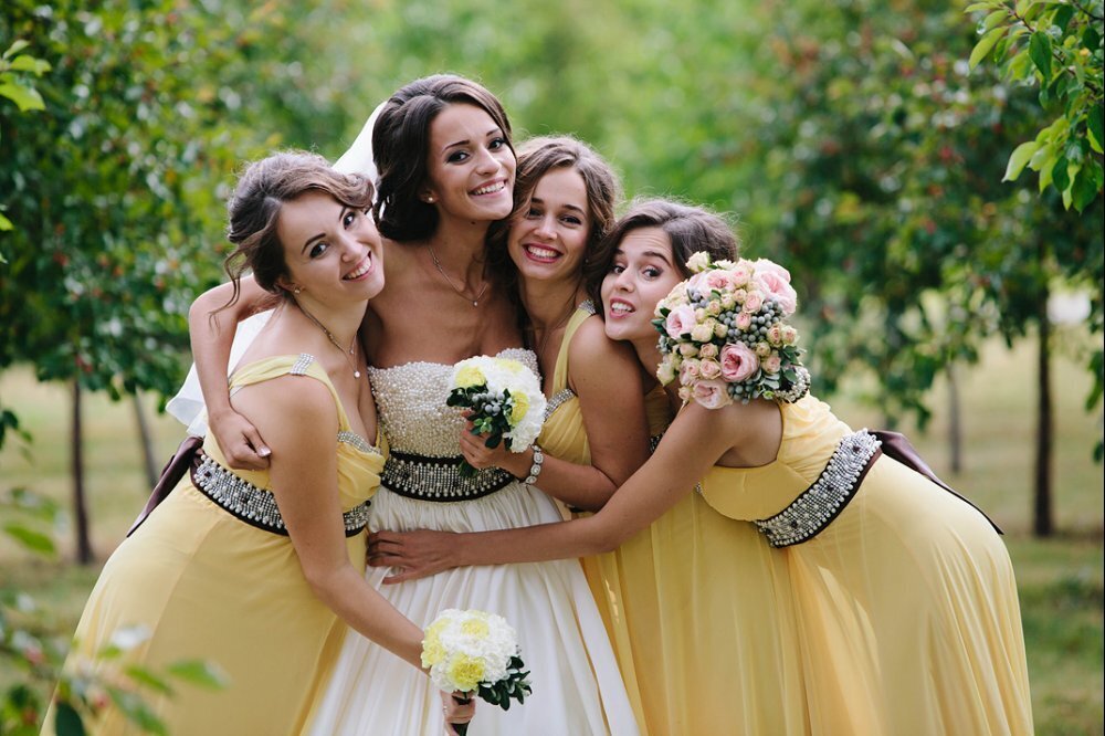 Что одеть на свадьбу летом?